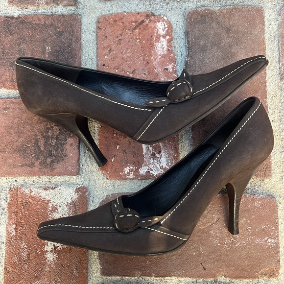 PRADA Vintage Leather Pointed Toe Pumps With Floral Buckle. Size 38.🤎 - Picture 12 of 17